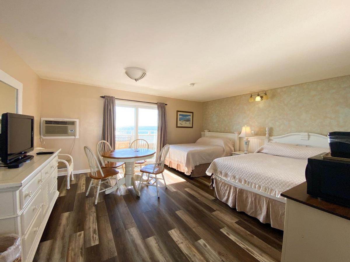 Seashell Motel *